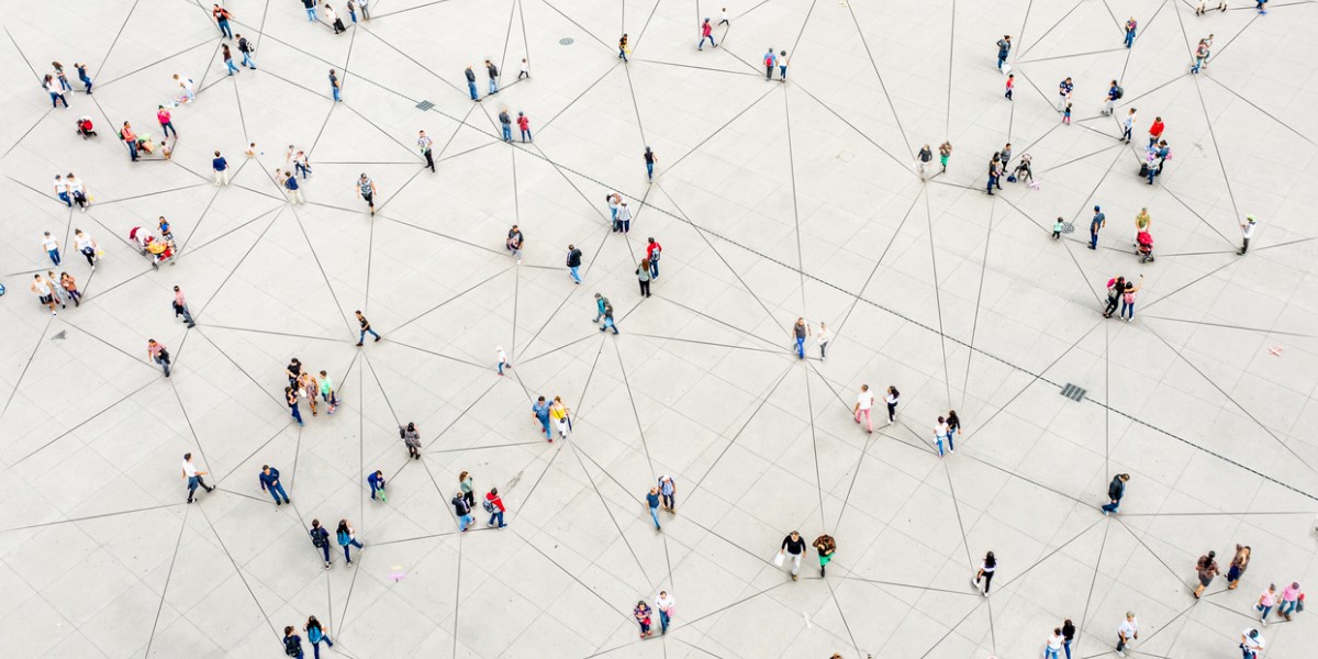Visualization of a crowd of people connected by lines